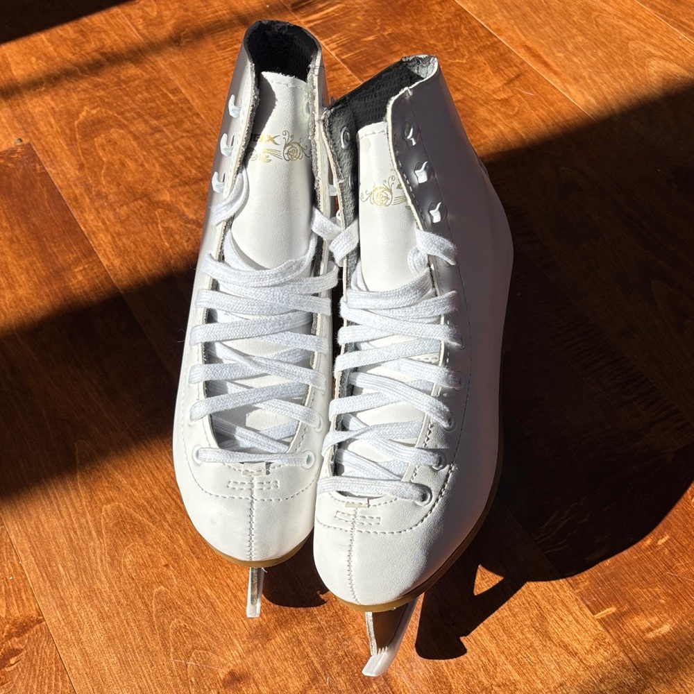 Classic White Ice Skates for Kids
